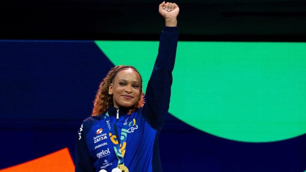 Rebeca Andrade conquista ouro no salto no Mundial de Ginástica em Roterdã