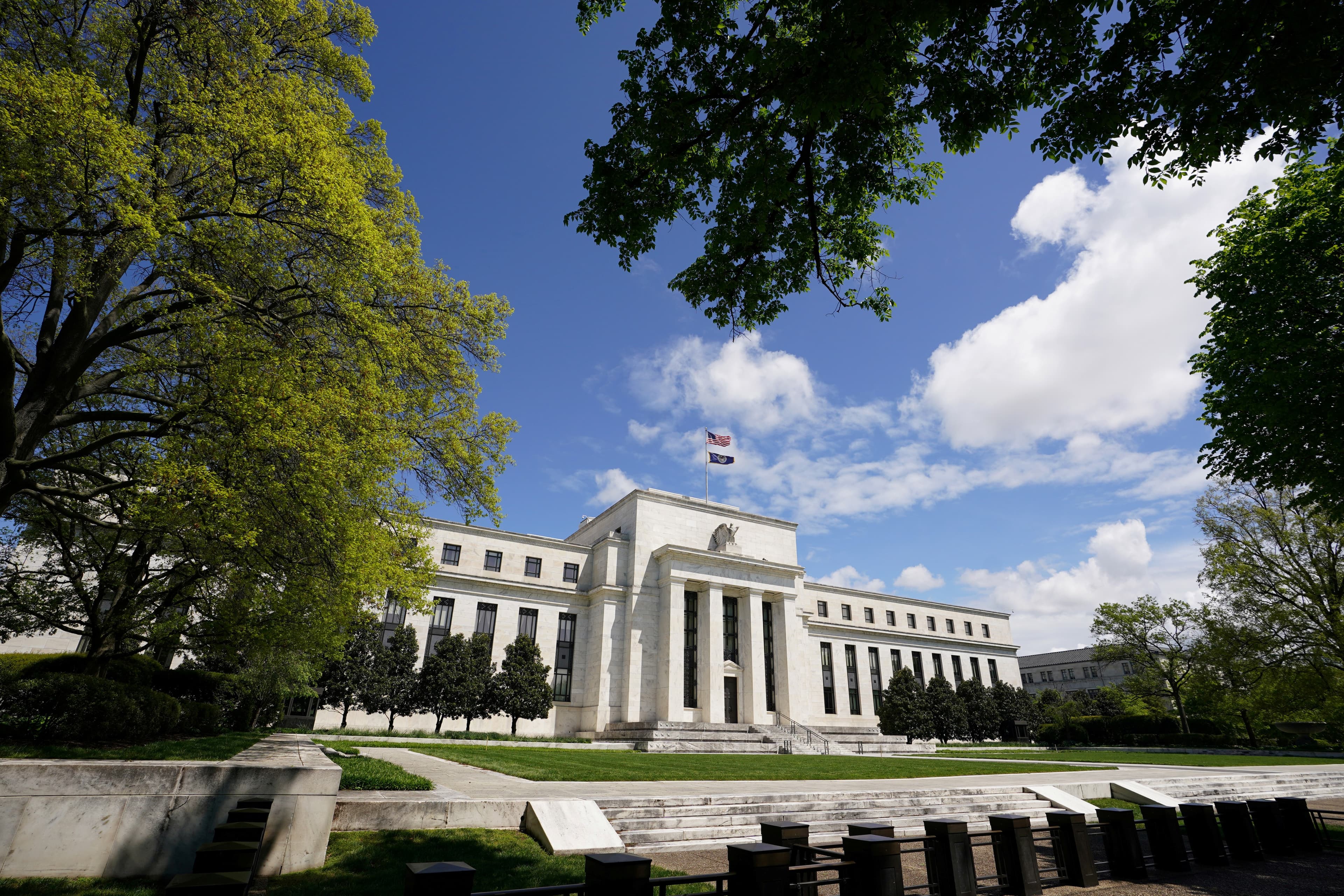 Federal Reserve eleva taxa de juros pela primeira vez desde julho de 2023