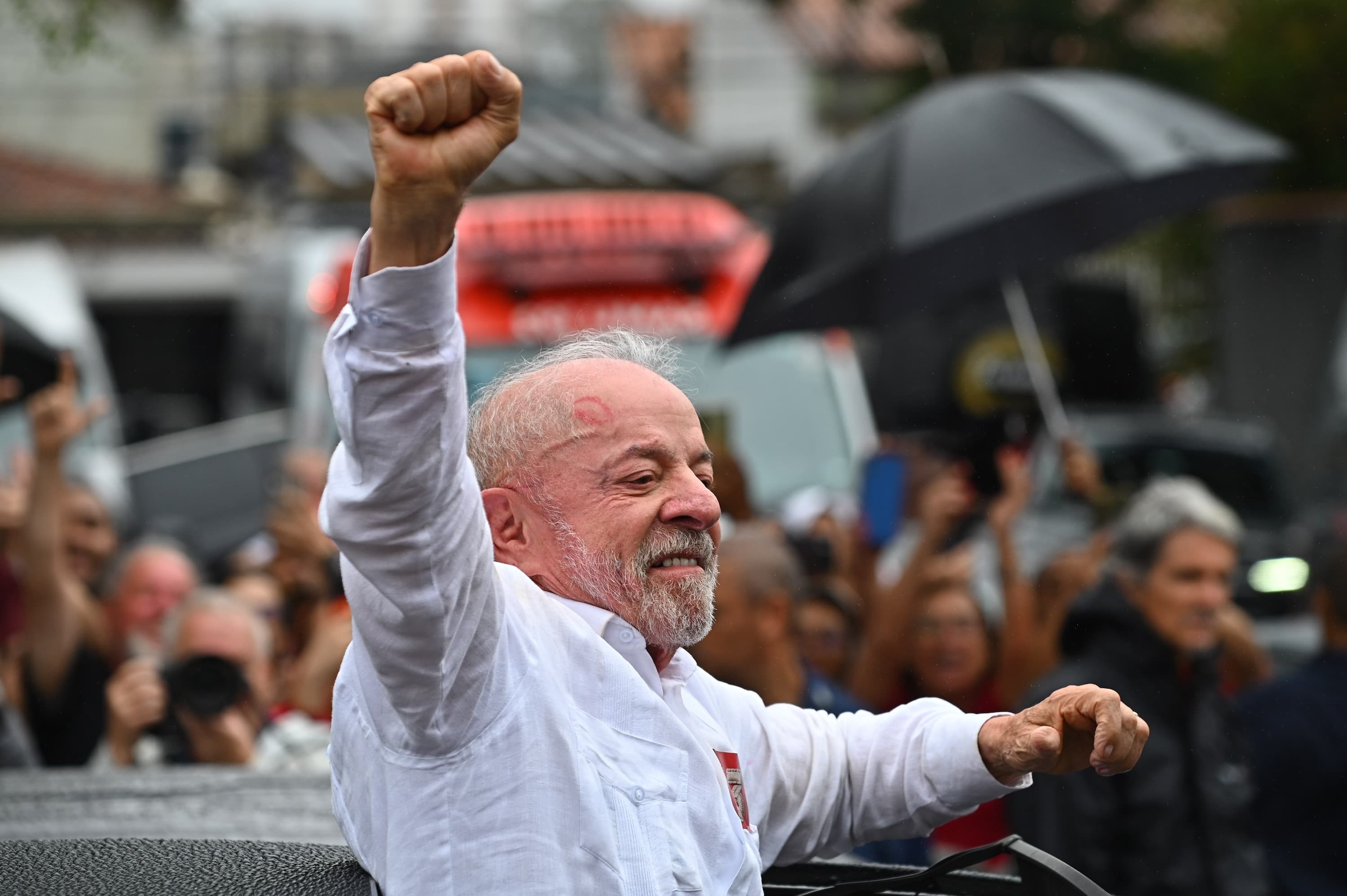 Lula é reeleito presidente e inicia quarto mandato em janeiro de 2027