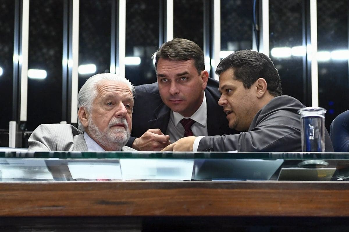 Senado vota PEC da Segurança Pública sob pressão pela mudança na maioridade penal