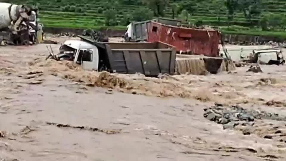 Inundações no norte da Índia causam 25 mortes e devastação