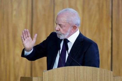 Lula sanciona lei que regulamenta profissão de doula no Brasil