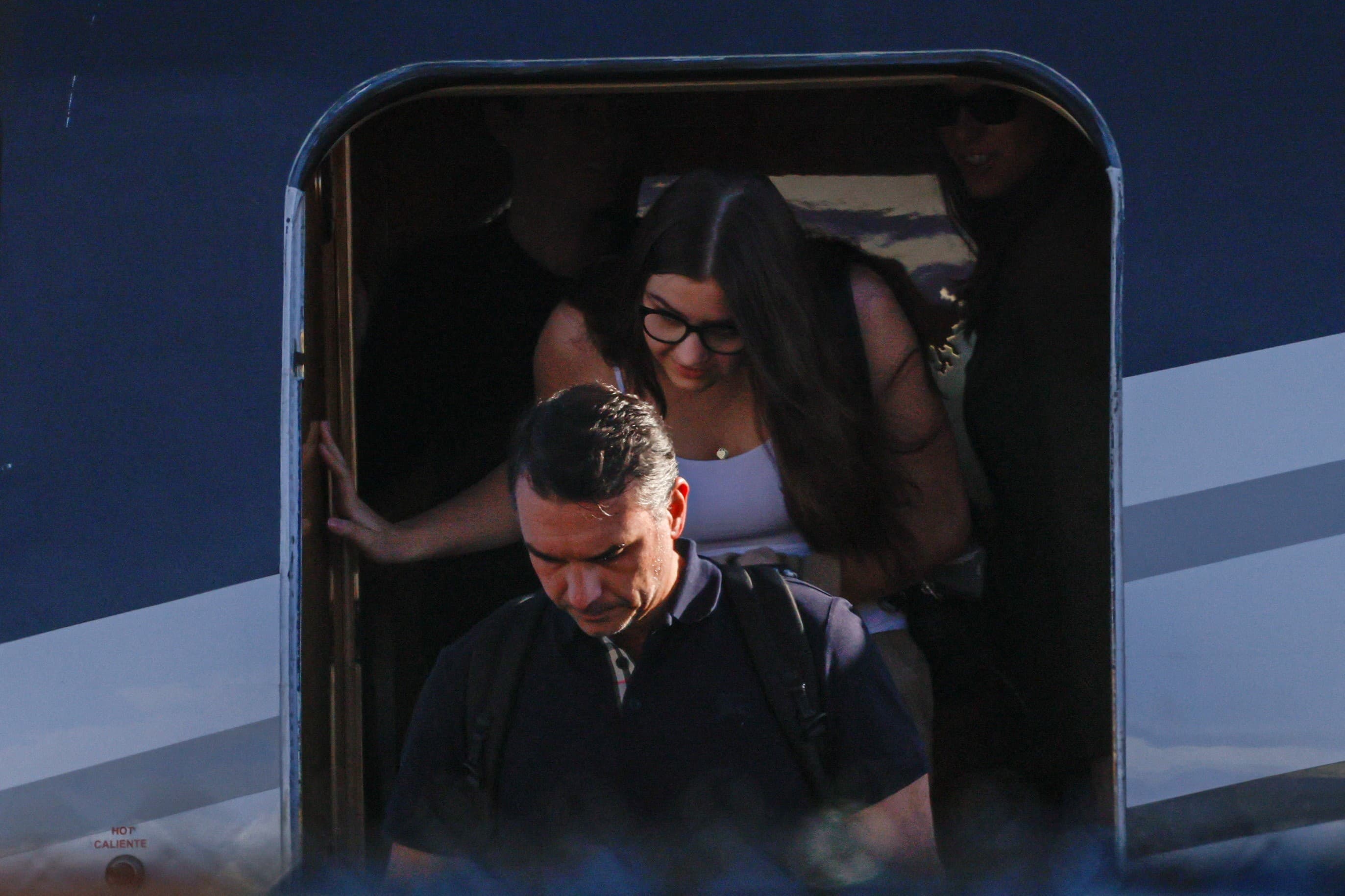 Flávio Bolsonaro viaja para os EUA e despista escolta do Senado