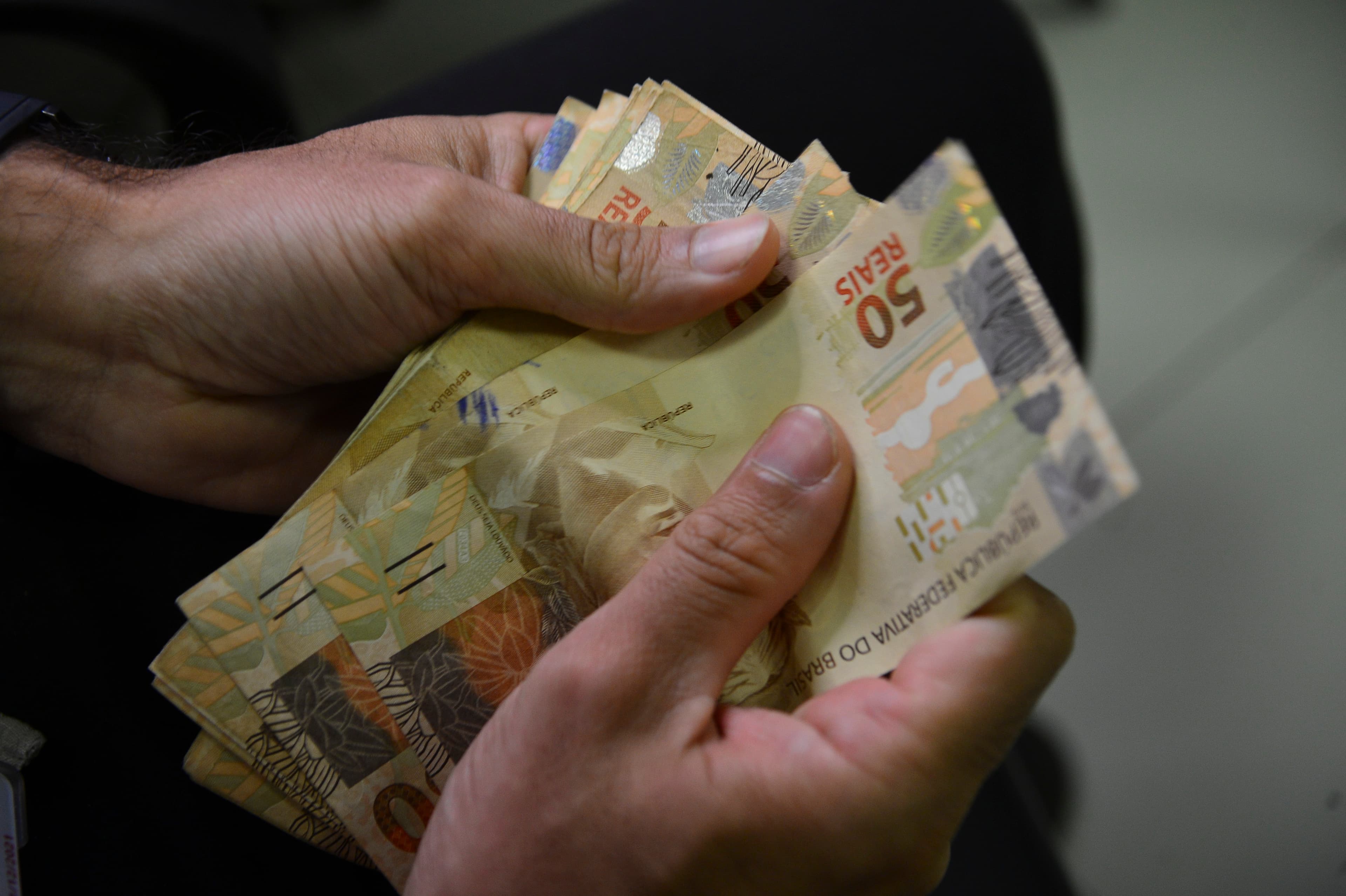 Dívida bruta do governo atinge R$ 11 trilhões e preocupa economistas