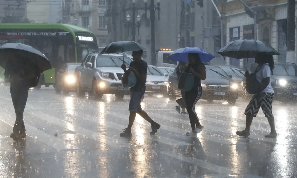 Previsão do Tempo: Chuva em Diversas Regiões do Brasil nesta Terça-Feira