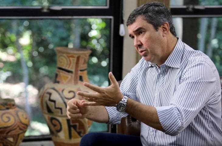 Eduardo Riedel lidera intenções de voto em MS para reeleição
