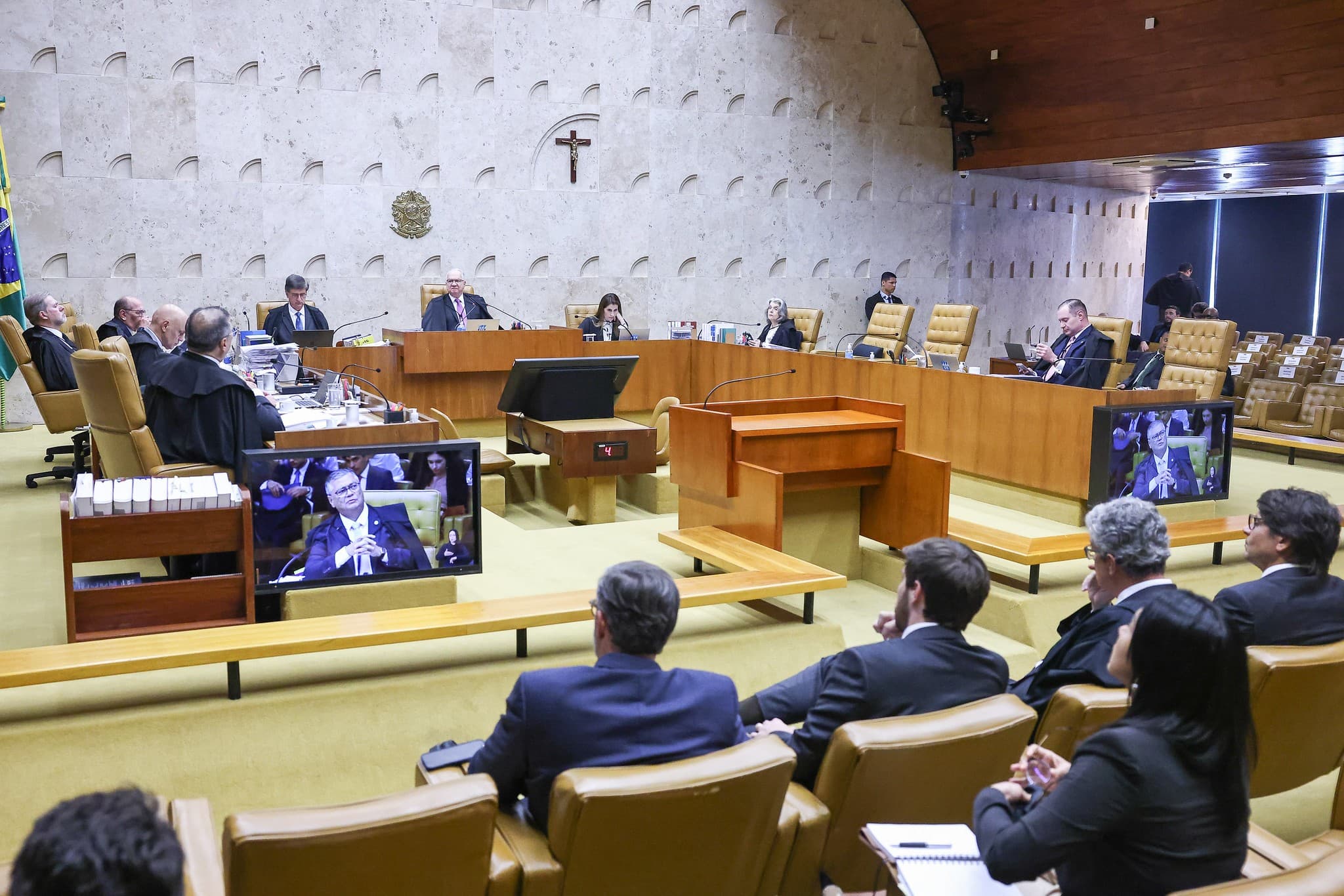 Pesquisa revela que 75% consideram STF com poder excessivo