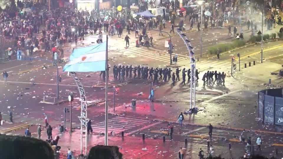 Confronto no Obelisco fecha vias em Buenos Aires após final da Copa