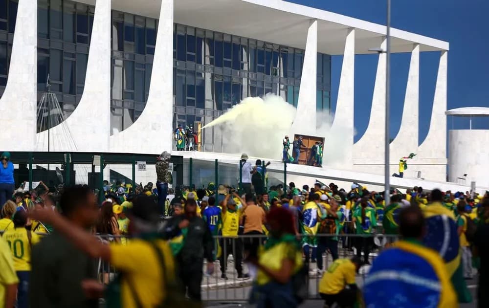 Flávio Bolsonaro busca julgamento da Lei da Dosimetria no STF