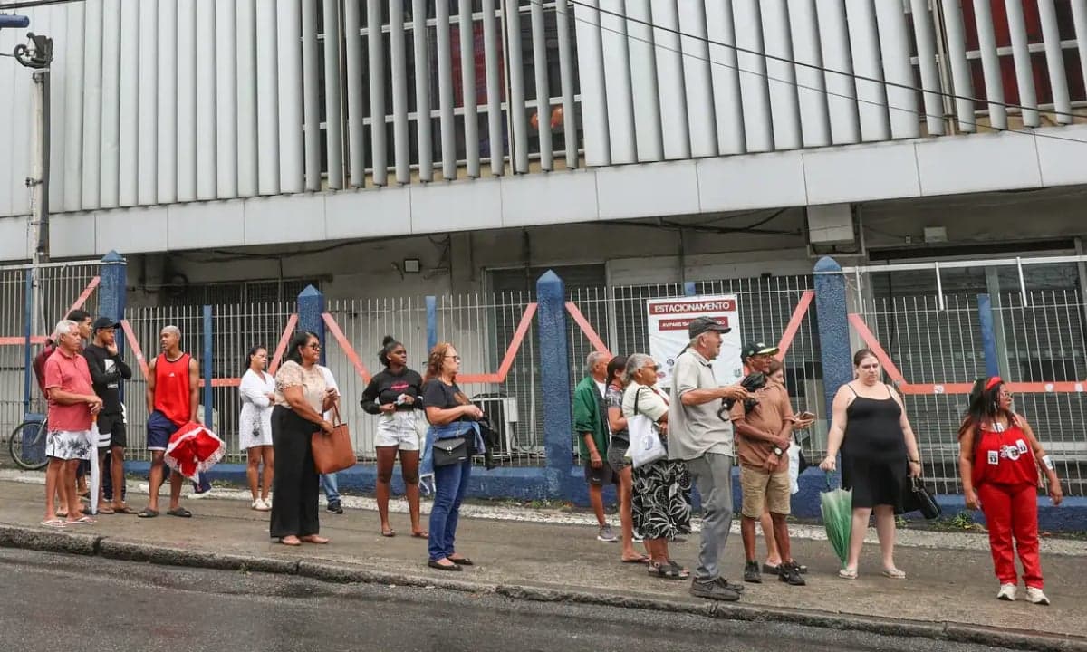 Policial é detido por tentar vender voto em Três Rios