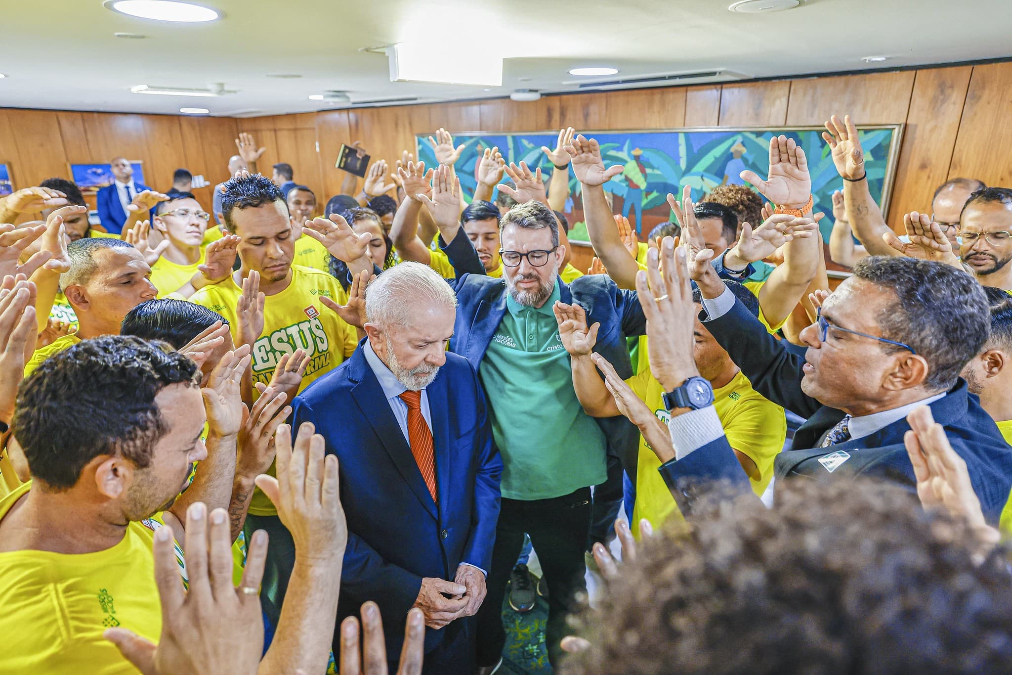 Lula se comunica com evangélicos em meio a desafios políticos