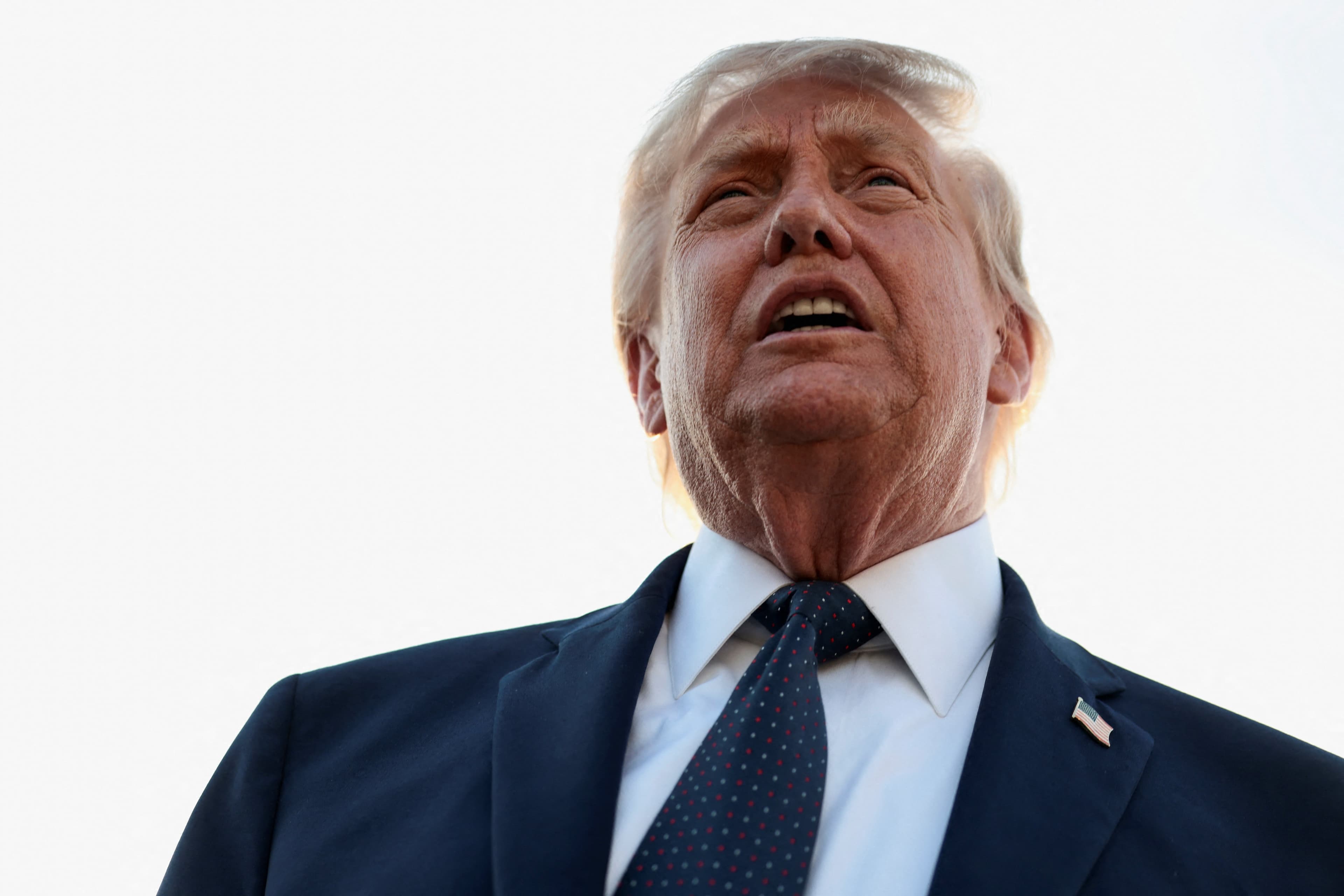 Trump critica Lula e o classifica como 'volátil'