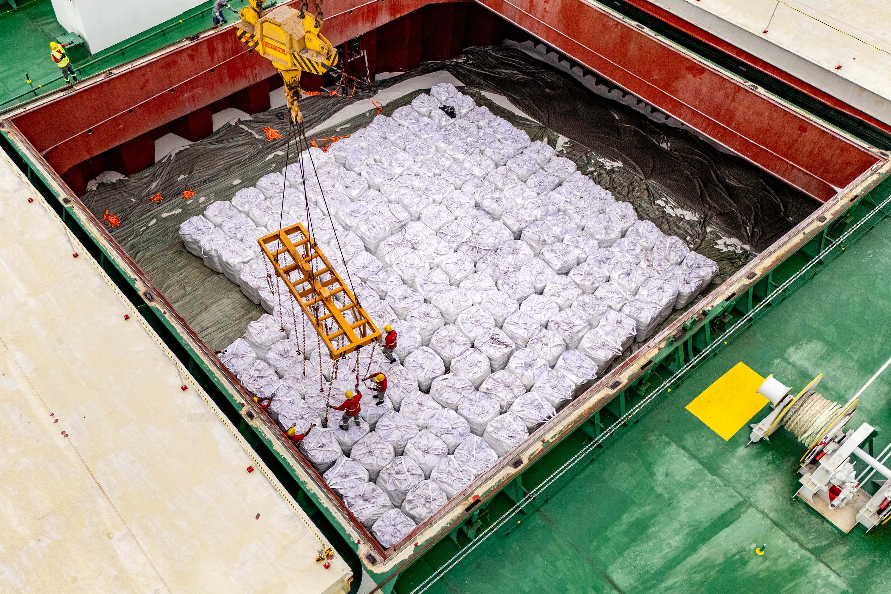 Governo prioriza desembarque de fertilizantes em portos públicos
