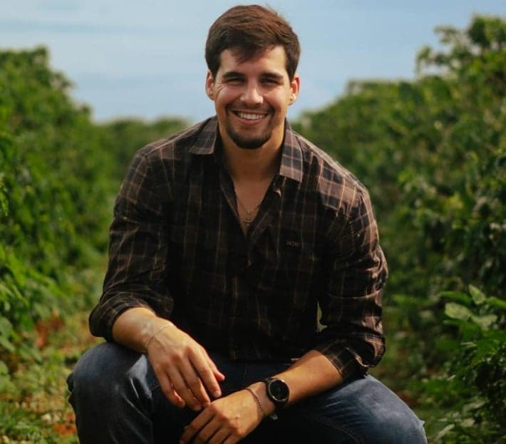 Ex-goleiro Arthur Rosseto vira produtor de café em Mandaguari