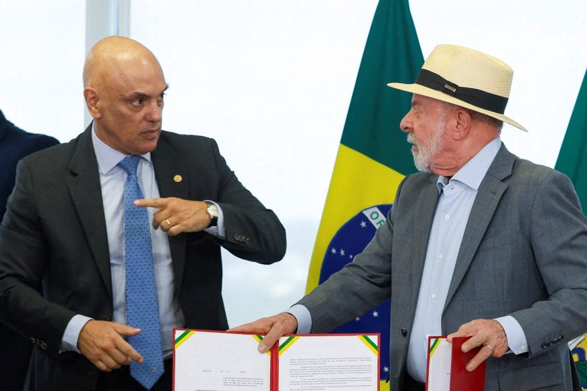 Lula defende Moraes e critica Flávio Bolsonaro por ataques ao ministro