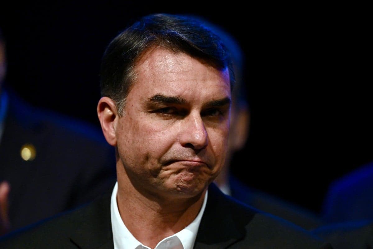 Mendonça cria cortina de fumaça que beneficia Flávio Bolsonaro, afirma ex-ministro