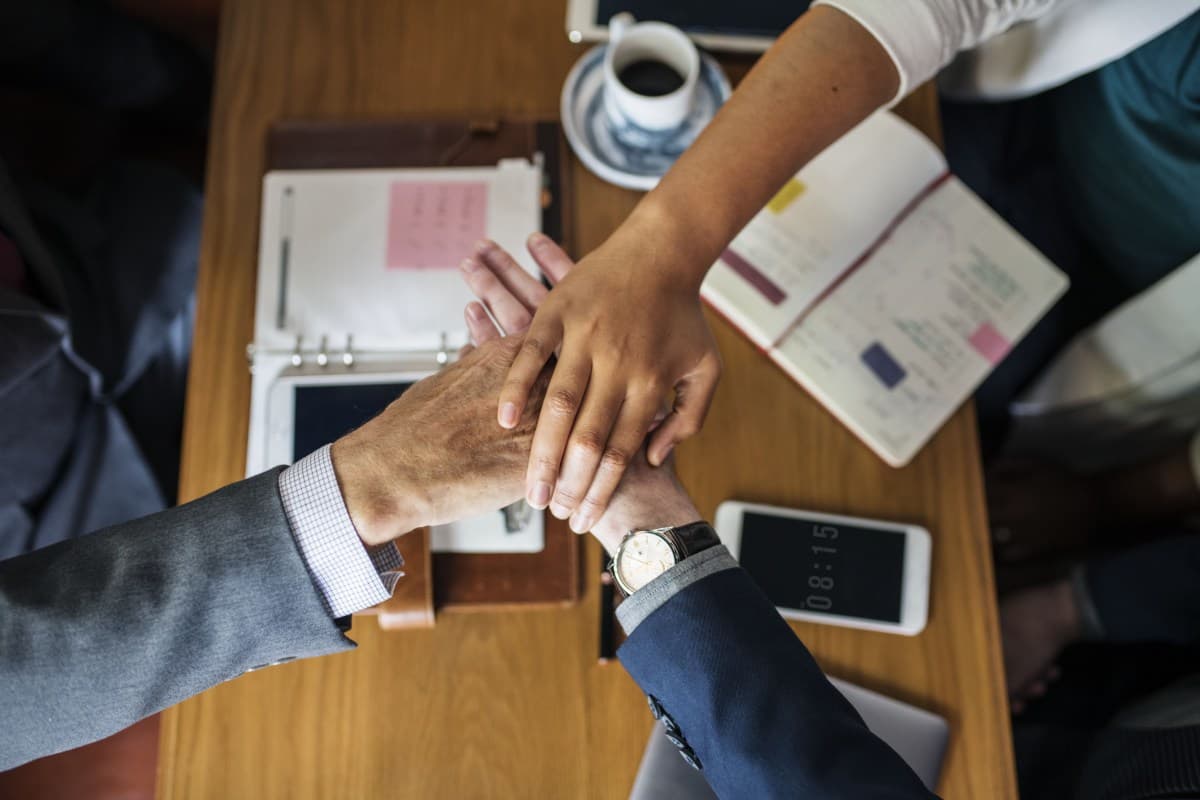 Critérios para avaliar empresas: ética e transparência antes da compra