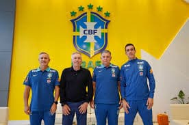 Carlo Ancelotti se encontra com treinadores das seleções de base do Brasil