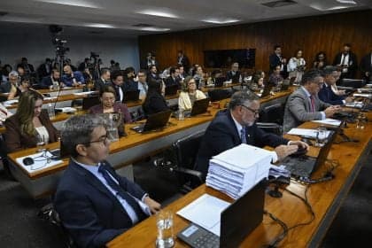 Relatório da CPMI do INSS Solicita Indiciamento de Jair Bolsonaro e Outros 130 Envolvidos