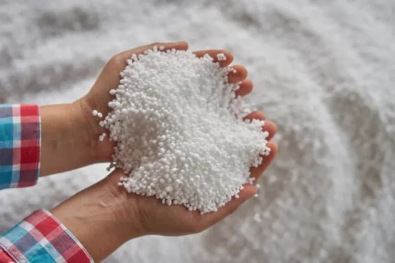 Preço da ureia cai 14% com demanda fraca no Brasil