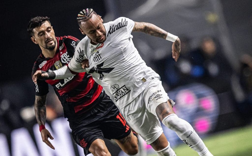 Santos e Flamengo se enfrentam na Vila Belmiro em duelo histórico