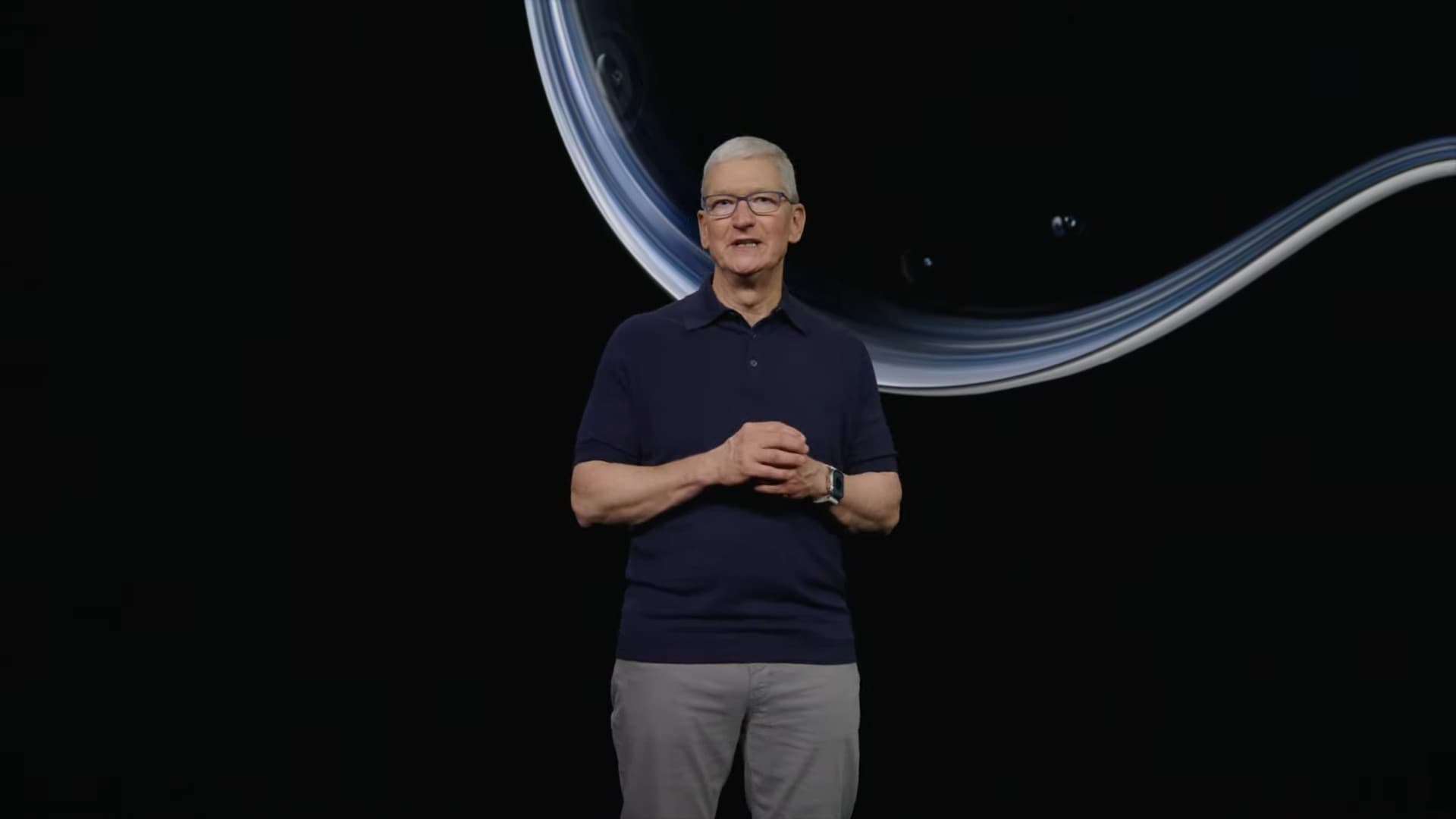 Tim Cook deixa CEO da Apple após 15 anos de liderança