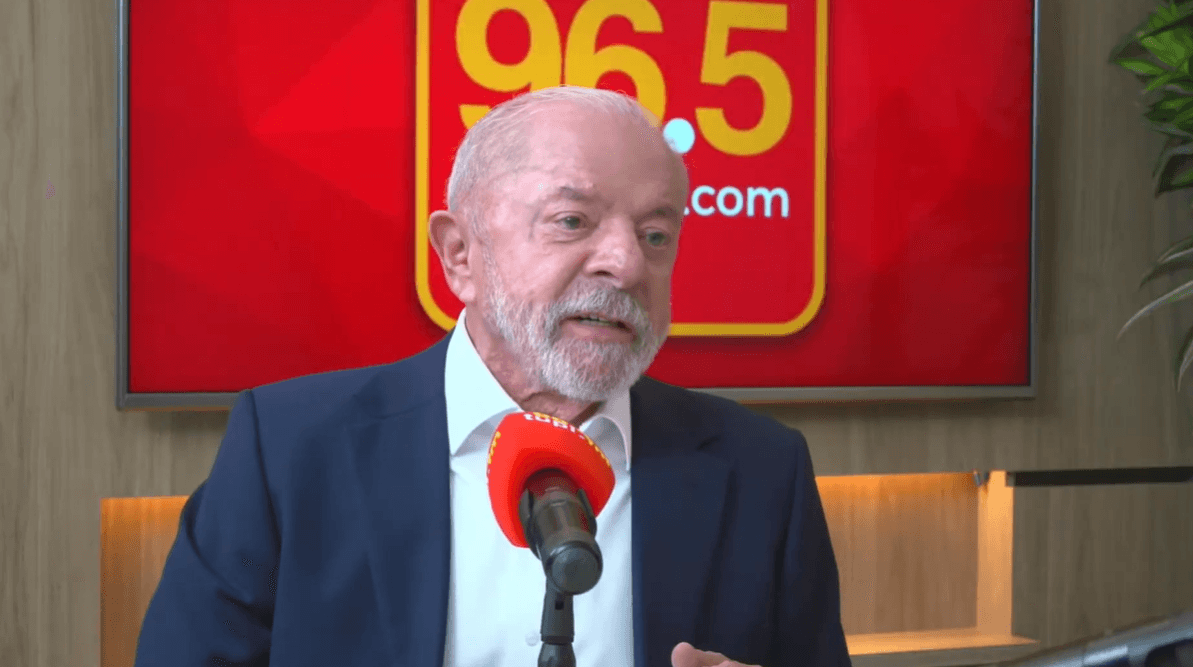 Lula liga Flávio Bolsonaro a milícias e critica gestão do Banco Master