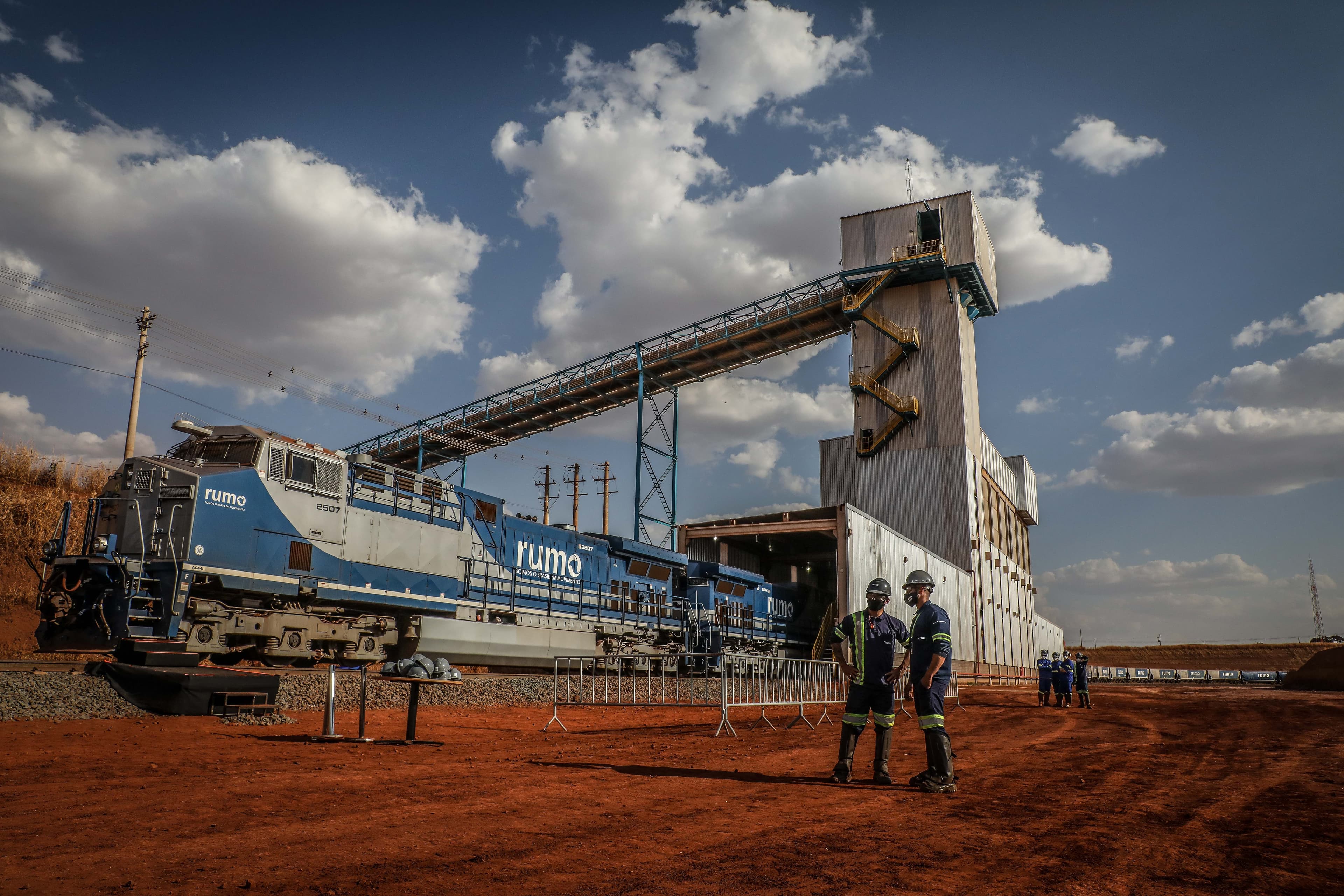 Rumo e CHS iniciam construção de terminal multimodal no Porto de Santos