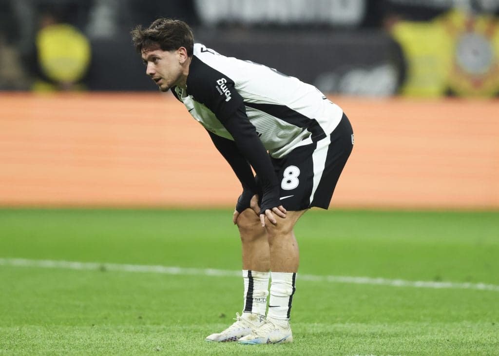Rodrigo Garro comenta rumores sobre relacionamento no Corinthians