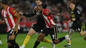 Brentford brilha em partida emocionante contra o Chelsea