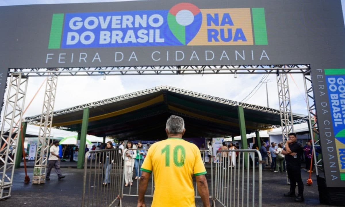 Governo delimita reajustes de servidores em 2027 devido a déficit