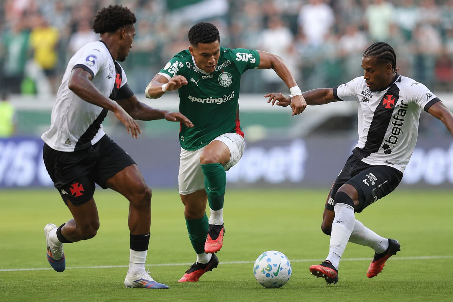 Palmeiras fica sem Abel e Arthur antes de duelo com Botafogo; o que muda para a sequência