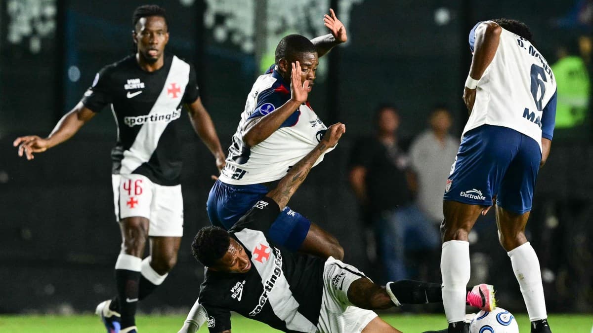 Vasco avança às oitavas da Sul-Americana após vencer Medellín