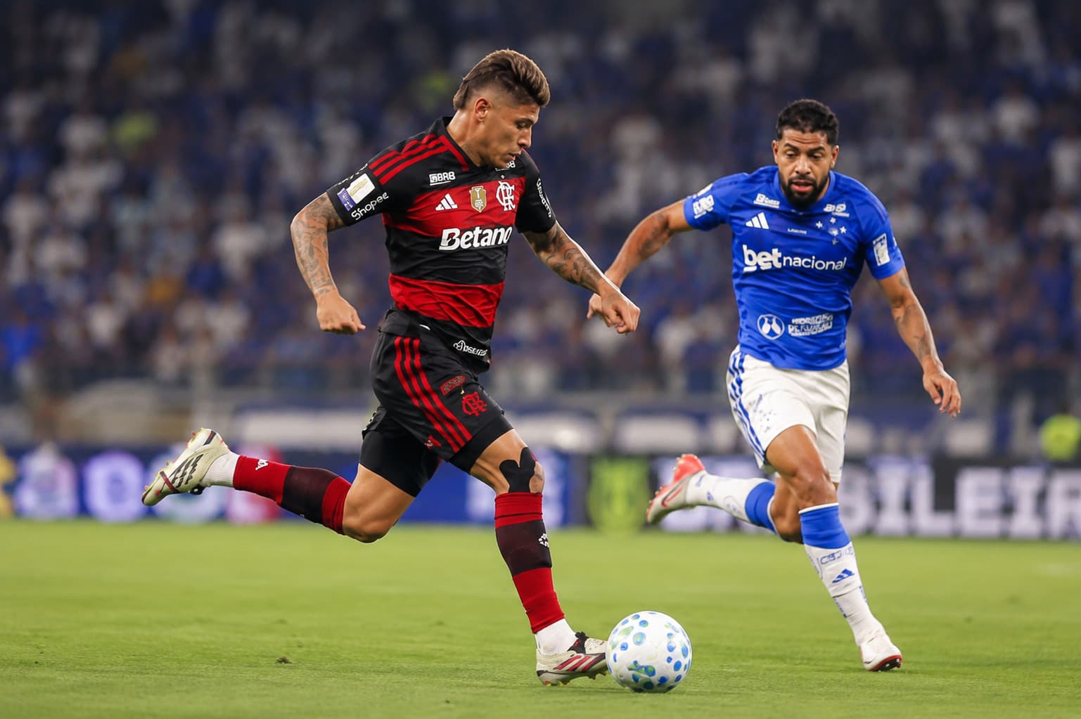 Flamengo entra em semana decisiva após vaga nas quartas da Libertadores e revés no Brasileirão