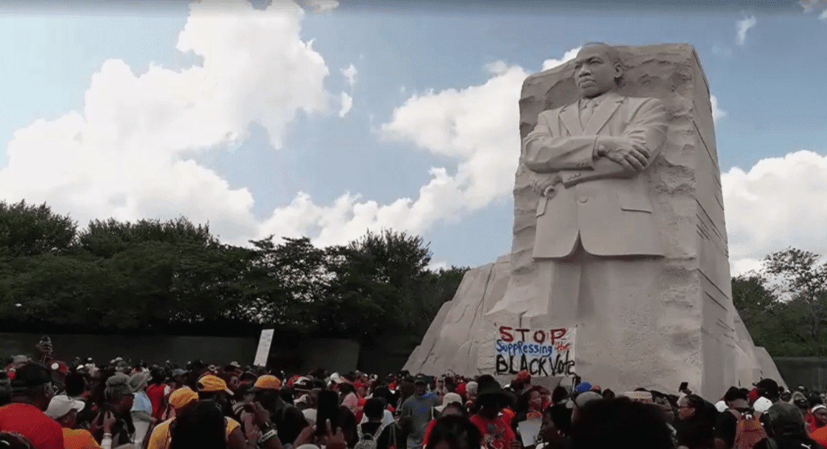 Marcha em Washington destaca ameaças ao direito de voto