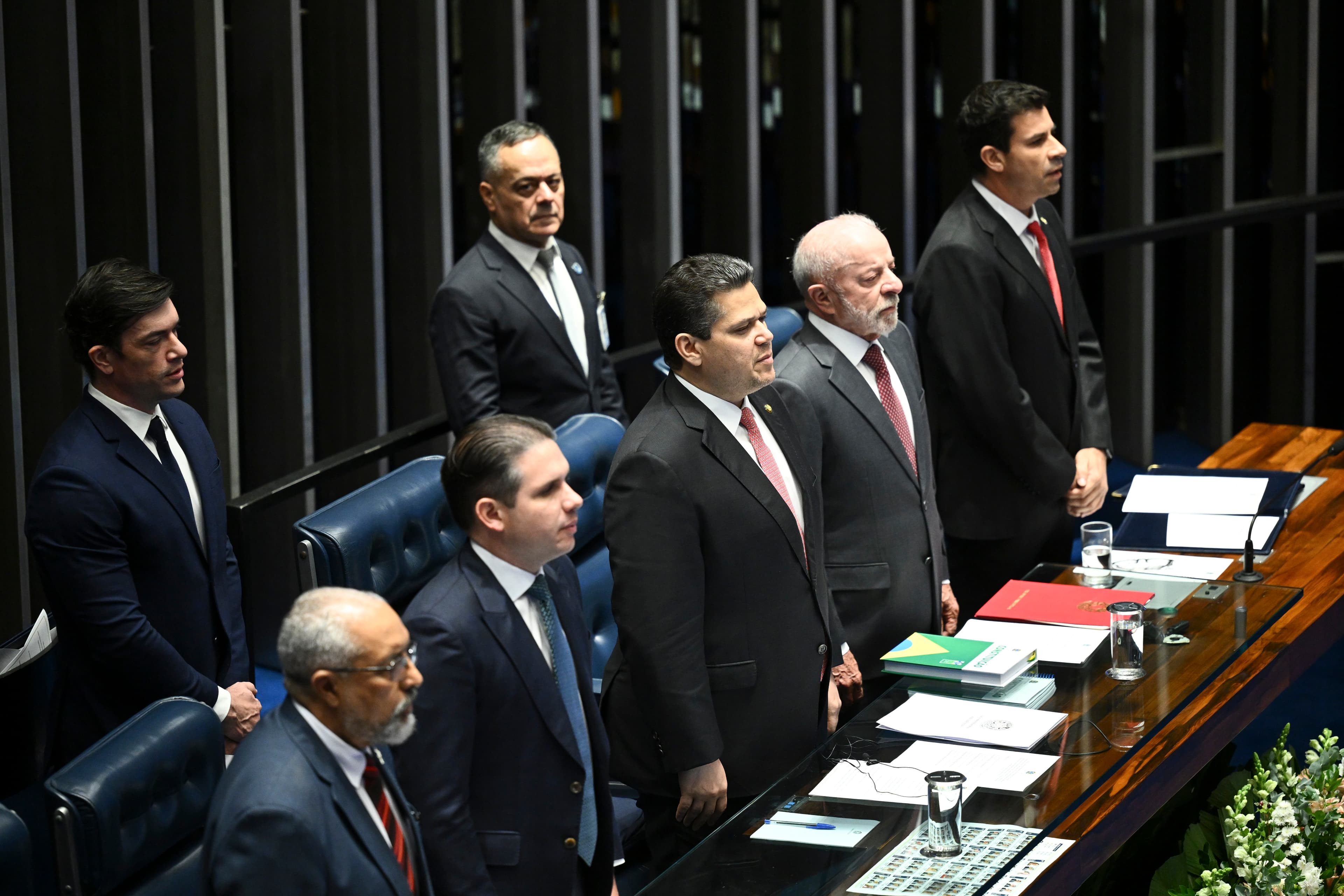 Nova emenda reduz jornada de trabalho para 40 horas semanais e garante folgas