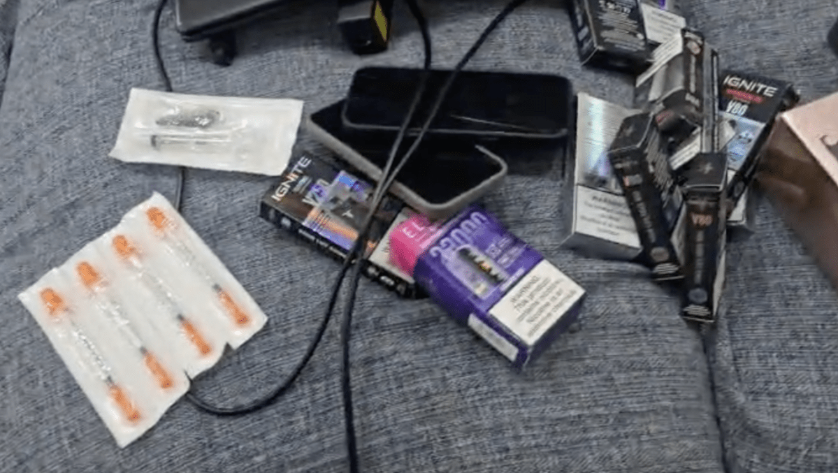 Casal é detido por venda ilegal de medicamentos no Rio