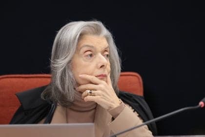 Cármen Lúcia menciona pressões machistas em palestra em SP