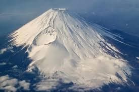 Menino de 7 Anos Deixado Sozinho no Monte Fuji Durante Escalada