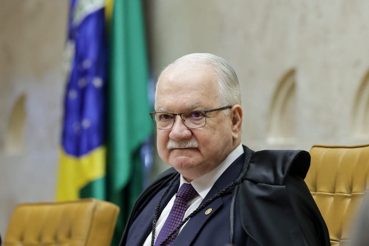Edson Fachin solicita retirada de sigilo em investigações sobre fraude no Banco Master