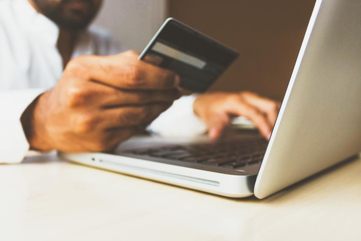 Cartão de crédito: como usar de forma consciente e controlada