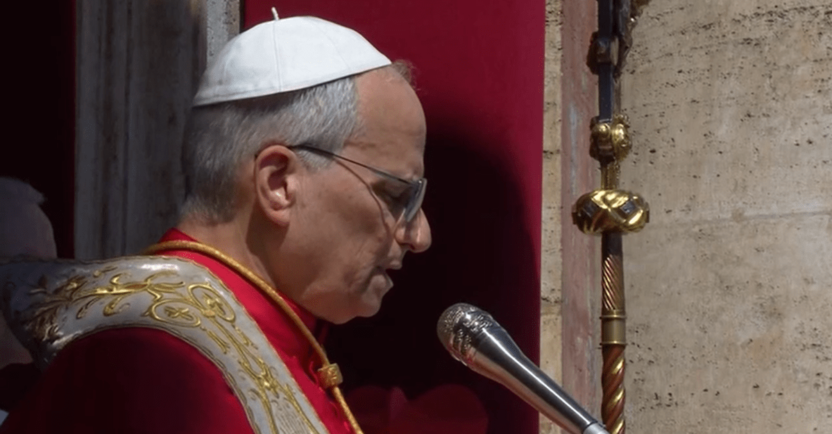 Papa Leão XIV apela por paz na Páscoa em mensagem multilingue