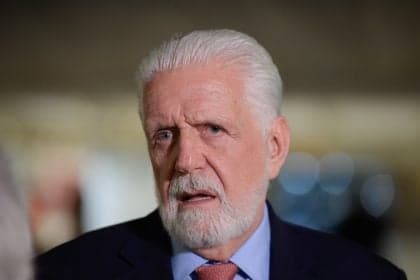 Defesa de Jaques Wagner contesta busca em sua residência