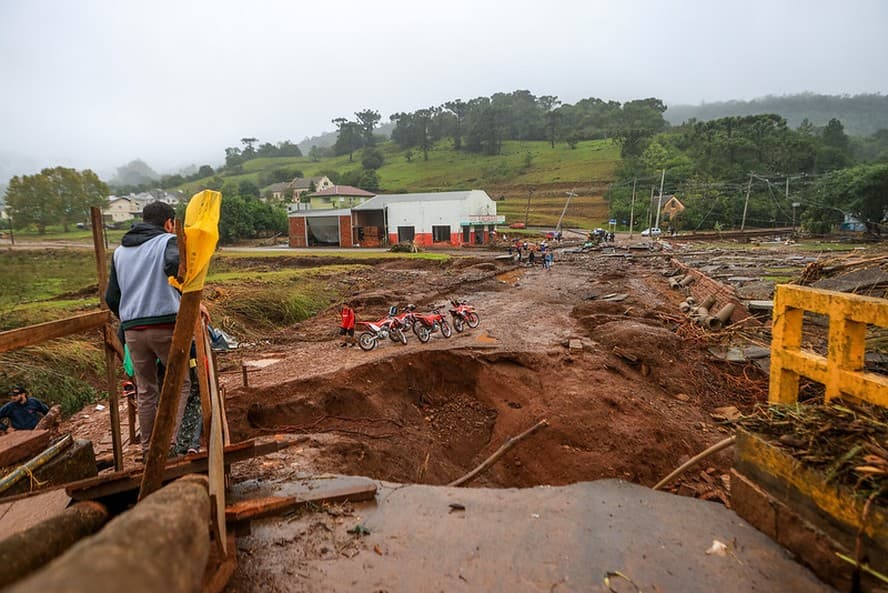 Chuvas no RS afetam produção de leite e podem impactar preços