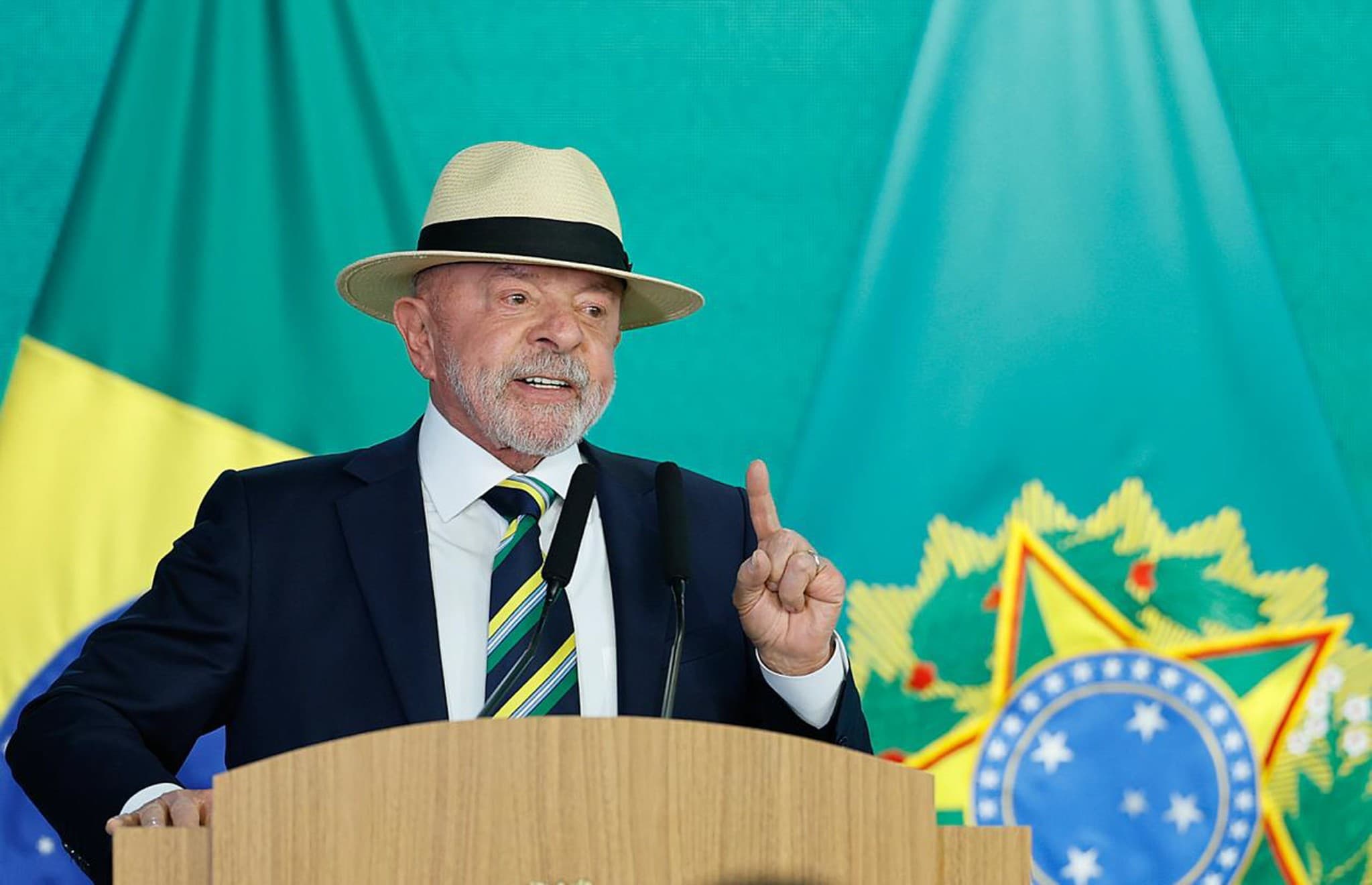 Lula elogia decisões de Fachin durante crise no STF
