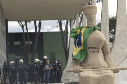 PGR opina contra redução de pena para Débora do batom