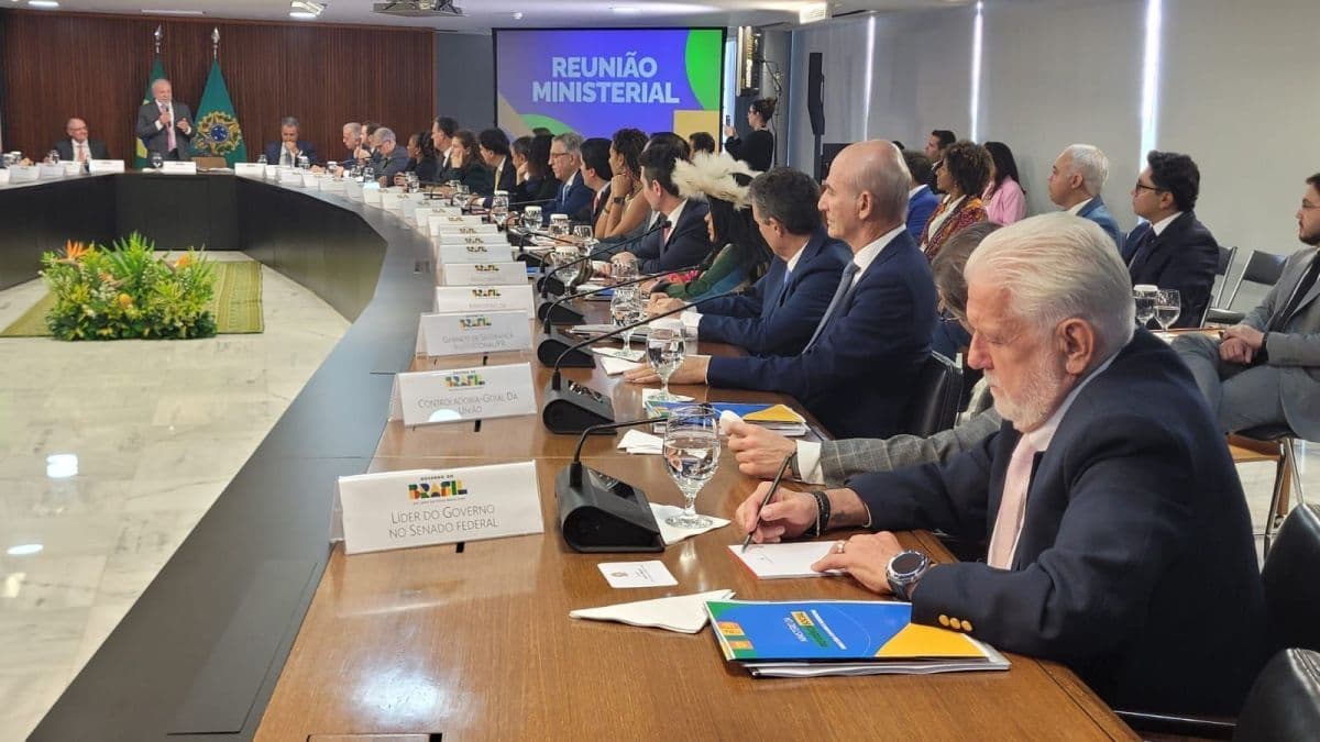 Mudanças no Governo Lula: 18 Ministros de Saída para 2026