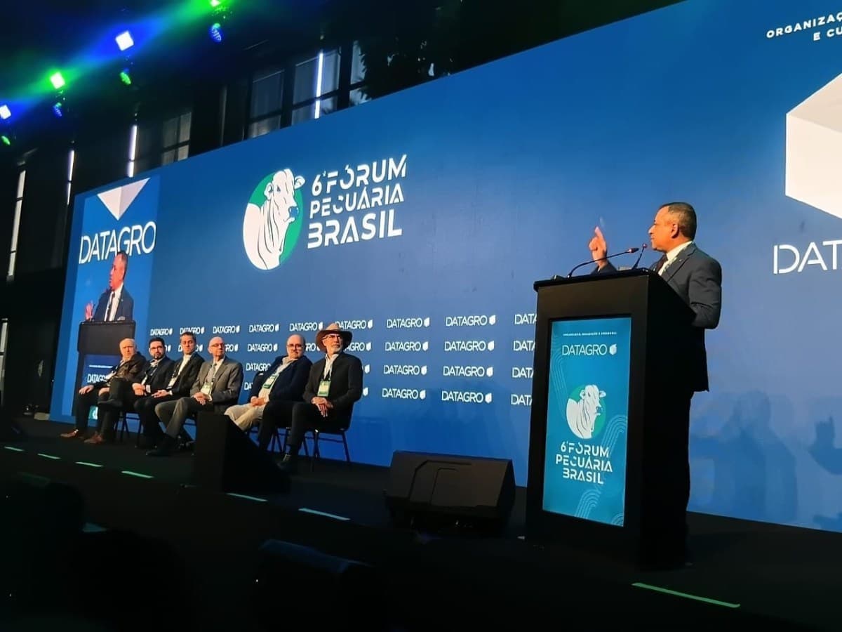Brasil e União Europeia avançam na retomada das exportações de carne de frango