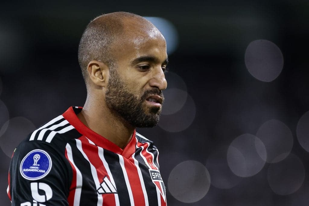 Lucas Moura inicia fase de recuperação e pode voltar em outubro