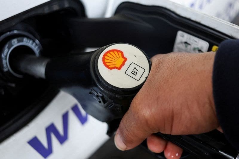 Shell registra maior lucro trimestral desde 2022 e aumenta recompra de ações